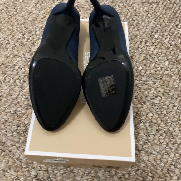 Brand New Michael Kors shoes, size 9, Navy Blue - Picture 4 of 4